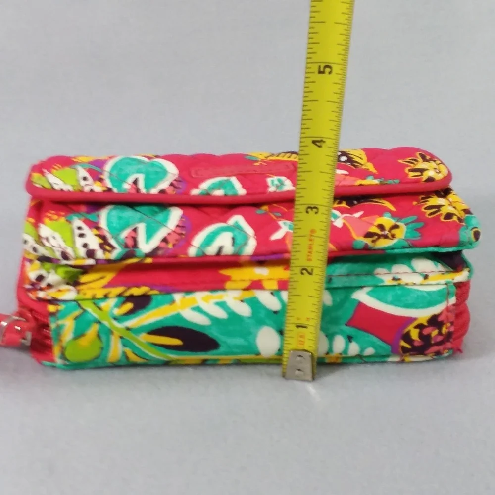Vera Bradley RFID All In One Crossbody Organizer Card Wallet Red Rumba Retired